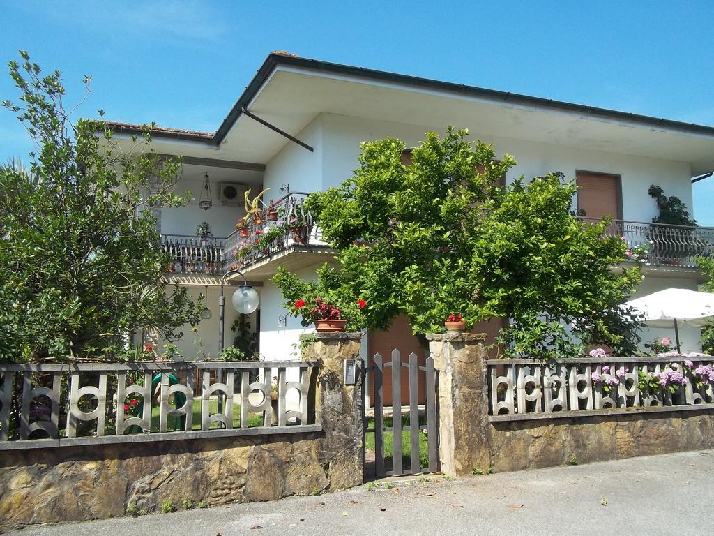 Appartamento Da Benito & Renza Lucca Pokoj fotografie